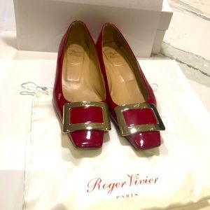 Roger Vivier Ref low heeled shoes with gold buckle